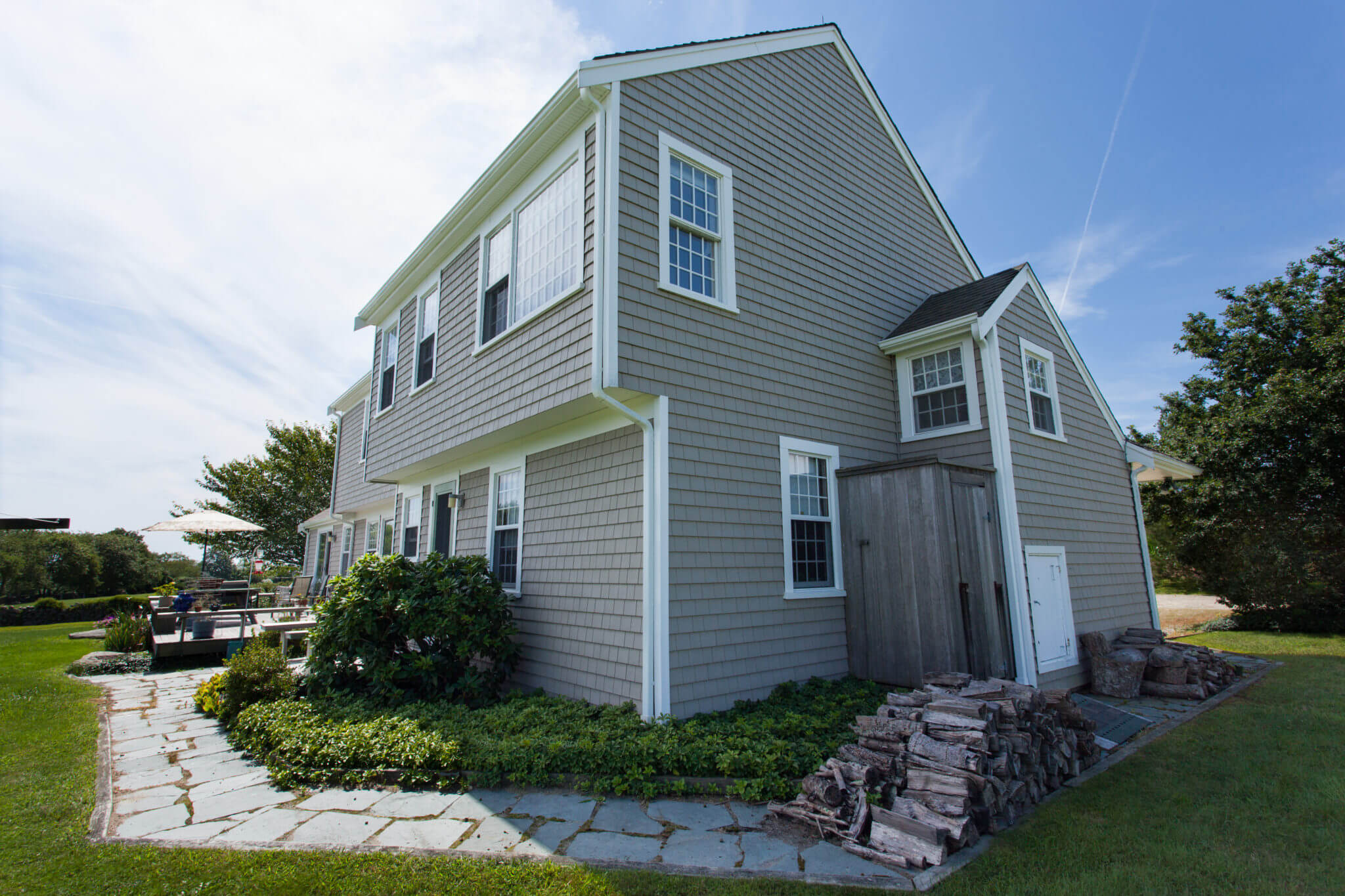 RI Home Vinyl Siding Installation: Cedar Impression 5″ Perfection Natural Clay with Snow White Trim