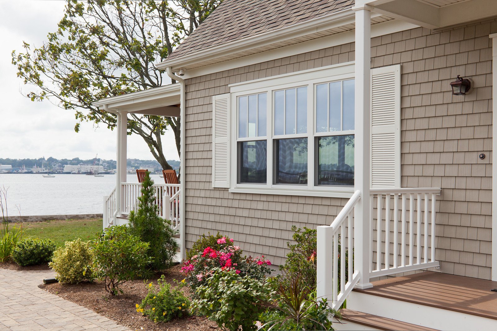 Getting Quality Windows for Your Home on the Water